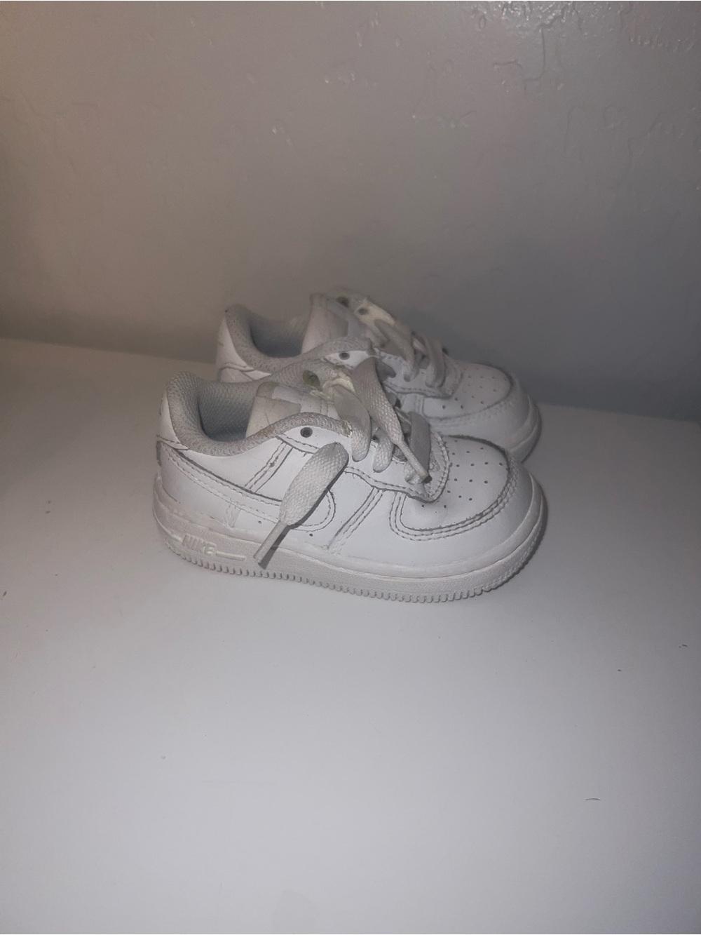 Nike air force 1 Kids White Low-Top Sneakers - Classic Everyday Style 5c